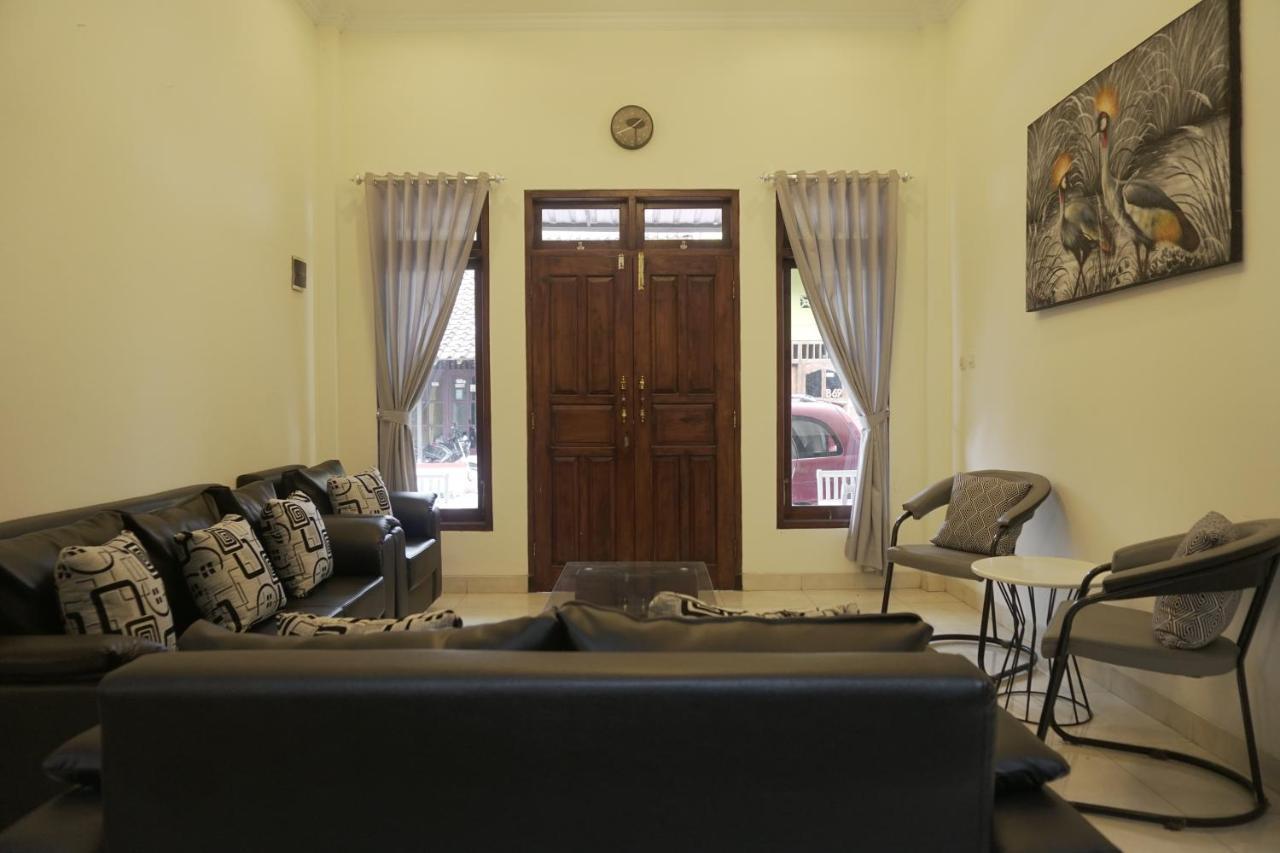 Sayana Homestay Sleman  Kültér fotó