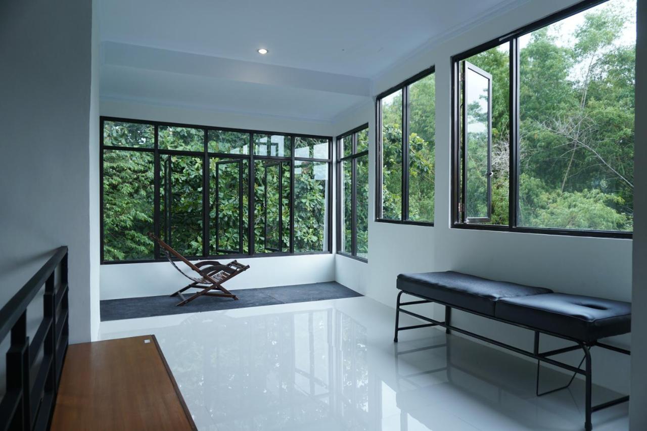 Sayana Homestay Sleman  Kültér fotó